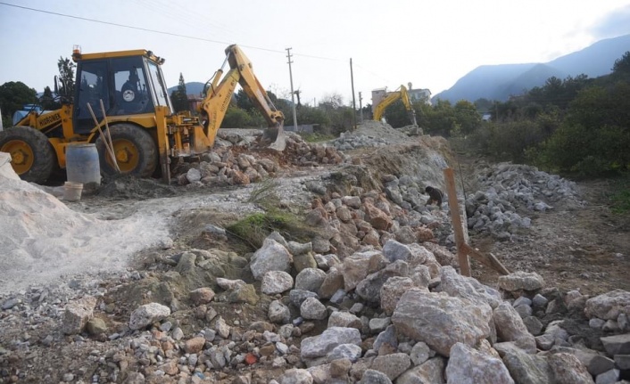 Başkan Yücel’den Acınar yolu talimatı