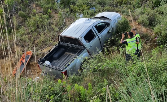 Alanya’da uçuruma yuvarlanan kamyonette 1 kişi öldü, 3 kişi yaralandı