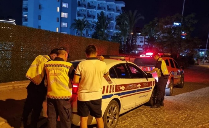 Alanya’da jandarma 19 aracı trafikten men etti