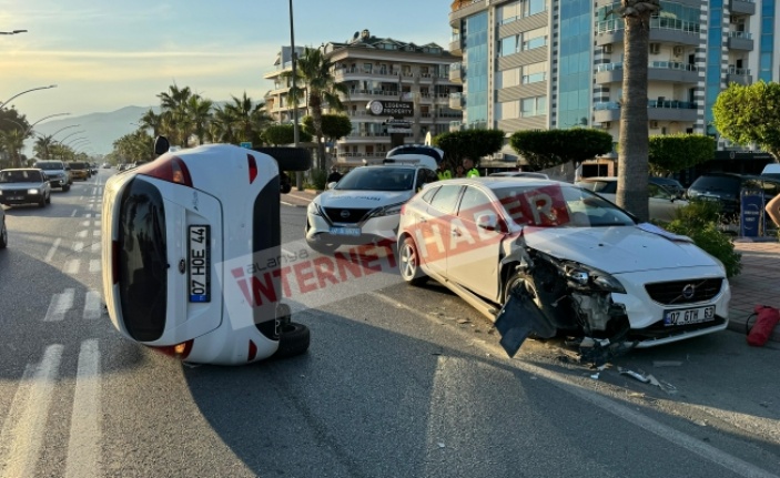 Alanya’da otomobil yan yattı!