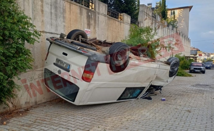 Alanya’da takla atan araçta sürücü yaralandı