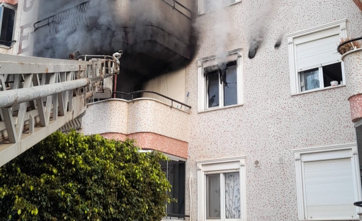 Alanya'da evde çıkan yangın hasara neden oldu