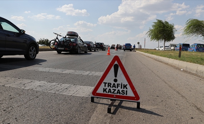 Alanya’da otomobilin çarptığı yaya yaralandı