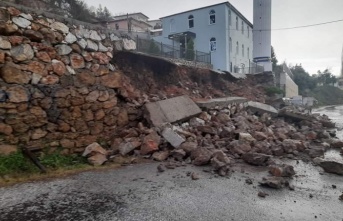 Alanya’da yağışın ardından cami duvarı çöktü