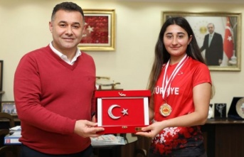 Başarılı sporcudan Başkan Yücel’e ziyaret