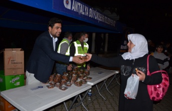 Büyükşehir’den Miraç Kandili’nde Alanya’da lokma ikramı