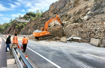 Gazipaşa’da Alanya yolu tek şeritten trafiğe açıldı