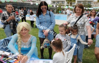 Alanya'da yabancılar İlkbaharın gelişini kutladı