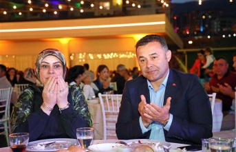 Başkan Yücel personeliyle iftarda buluştu