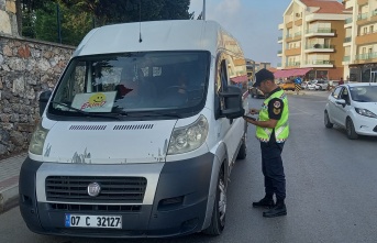 Alanya’da jandarmadan servis araçlarına denetim