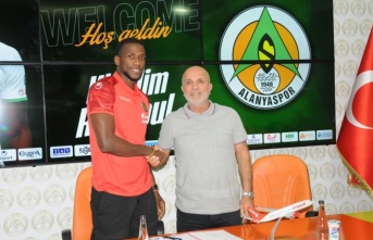 Alanyaspor Senegalli Rassoul’le 1 yıllığına anlaştı