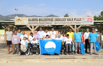 Alanya Belediyesi’nden Engelsiz Halk Plajı’nda anlamlı etkinlik