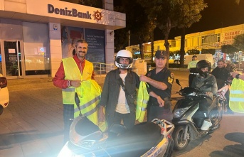 Alanya’da jandarmadan motosiklet sürücülerine reflektif yelek!