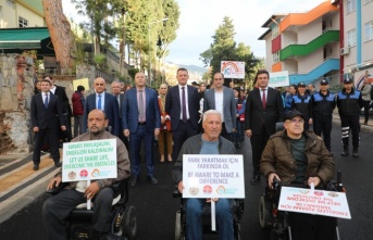 Alanya’da engellilerle sevgi yürüyüşüne katıldılar