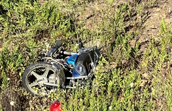 Alanya’da şarampole devrilen motosiklette sürücü yaralandı