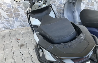 Alanya’da park halindeki motosiklete asit döküp kaçtı!