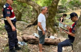 Alanya’da jandarma ekipleri ormanlık alanlarda...