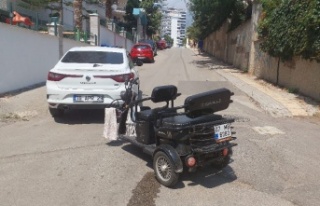 Alanya’da otomobil ile çarpışan elektrikli motosiklet...