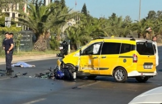 Alanya’da taksi ile çarpışan 22 yaşındaki motosiklet...