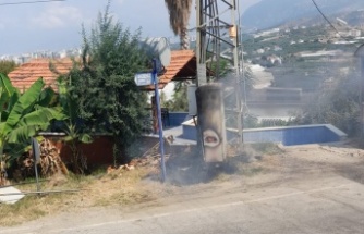 Alanya’da patlayan elektrik trafosunda yangın çıktı
