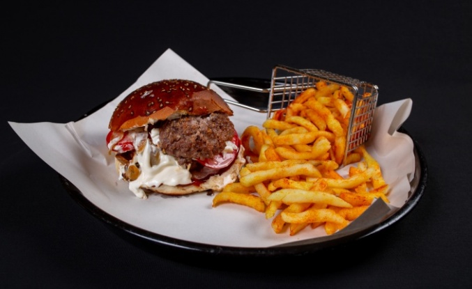 Mahmutlar’ın yeni lezzet durağı ‘CK Burger & Cafe’